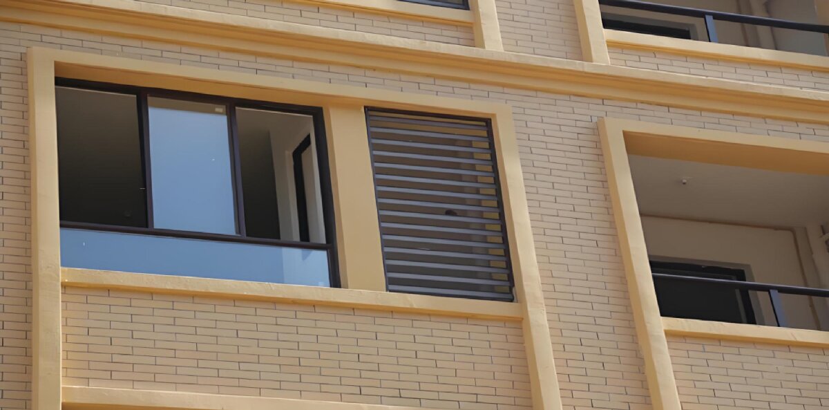 房屋外墻門窗滲水、開裂修繕！(圖1)